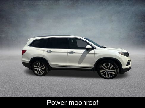 Used 2017 Honda Pilot Touring image 7