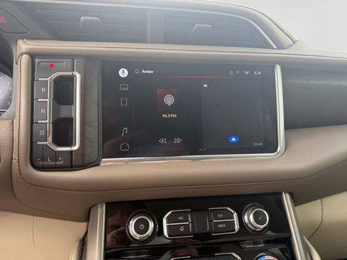 Used 2022 GMC Yukon XL Denali w/ Denali Premium Package image 21