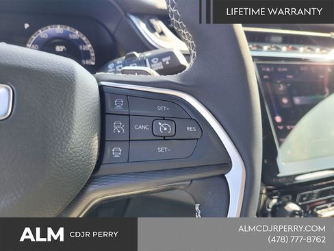 New 2025 Jeep Grand Cherokee L Altitude image 23