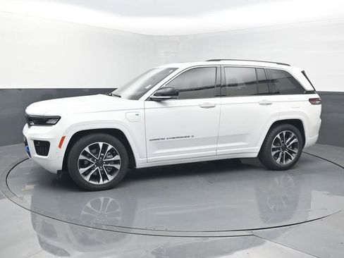 Used 2023 Jeep Grand Cherokee Overland w/ Rear Seat Video Group I AWD/4WD image 2