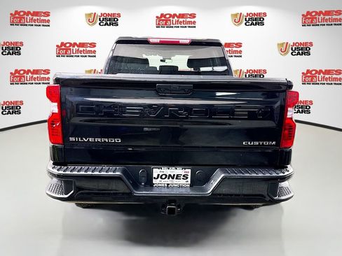 Used 2023 Chevrolet Silverado 1500 Custom Trail Boss AWD/4WD image 14