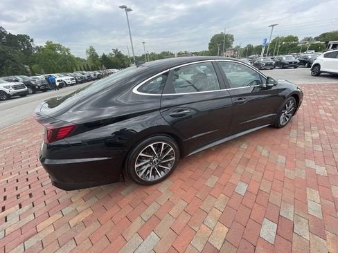 Used 2022 Hyundai Sonata Limited w/ Preferred Accessory Package FWD image 35
