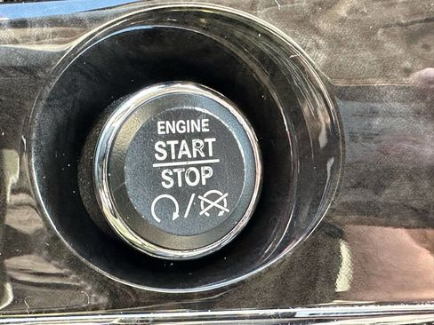 Used 2014 Chrysler Town & Country Touring-L w/ Driver Convenience Group image 32