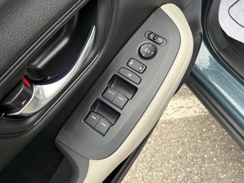 Certified 2023 Honda HR-V LX image 13