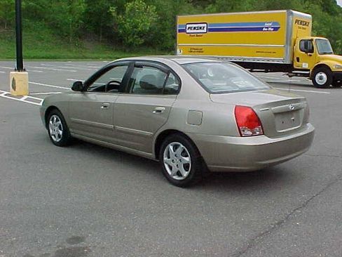 Used 2005 Hyundai Elantra GLS FWD image 11
