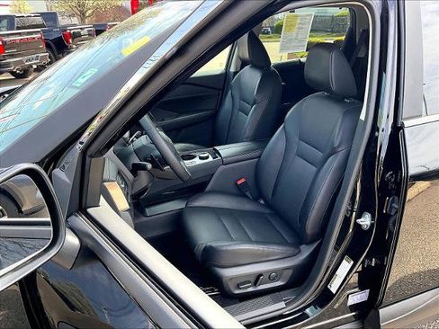 Certified 2025 Nissan Rogue SV w/ SV Premium Package AWD/4WD image 10