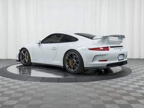 Certified 2014 Porsche 911 GT3 image 3