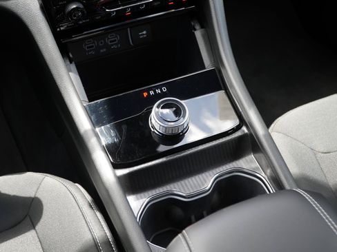Used 2025 Jeep Grand Cherokee Laredo RWD image 26