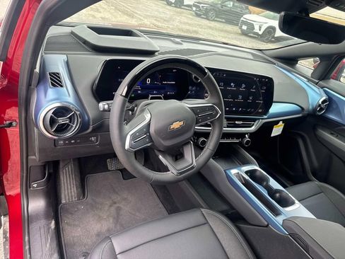 New 2025 Chevrolet Equinox EV LT w/ Convenience Package II image 17