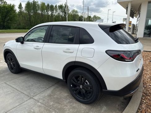 New 2026 Honda HR-V Sport image 3