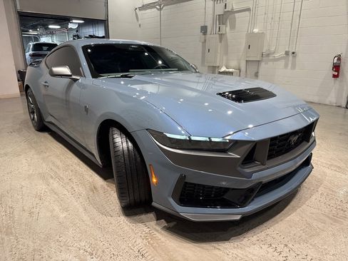 Used 2025 Ford Mustang Dark Horse image 3