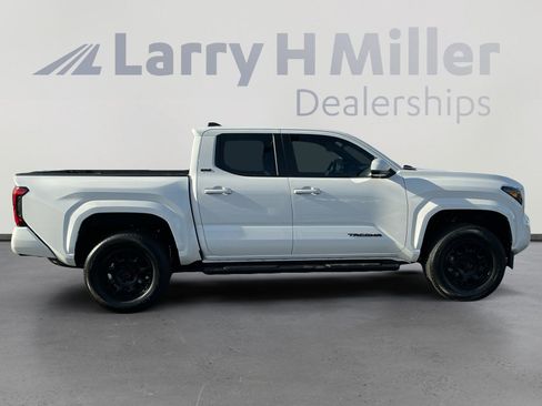 Certified 2025 Toyota Tacoma SR5 image 6