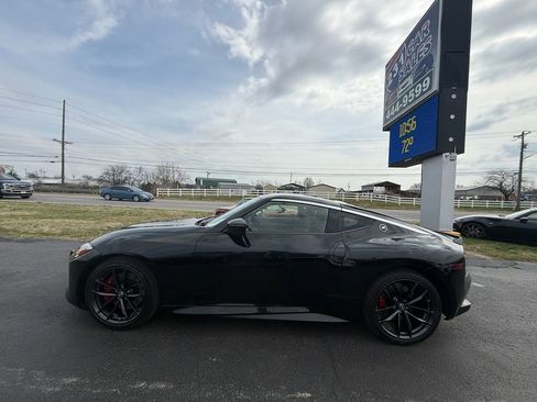 Used 2025 Nissan Z Performance w/ Floor Mat Package image 7