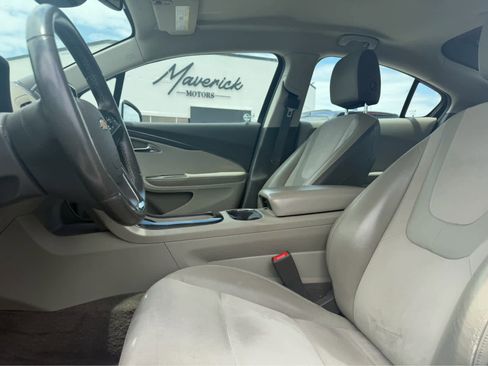Used 2015 Chevrolet Volt Premium w/ Premium Trim Package FWD image 6