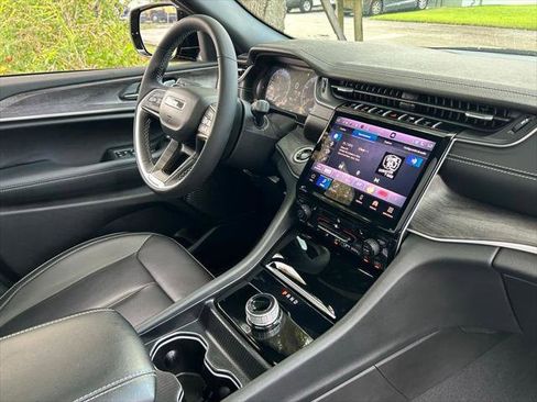 Certified 2025 Jeep Grand Cherokee Limited w/ MOPAR Finishing Package image 38