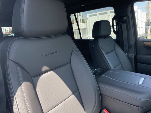 New 2026 GMC Yukon XL Denali w/ Sun & Power Step Package AWD/4WD image 29