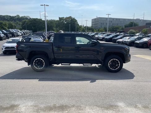 Certified 2026 Toyota Tacoma TRD Off-Road w/ TRD Off Road Premium Package AWD/4WD image 7