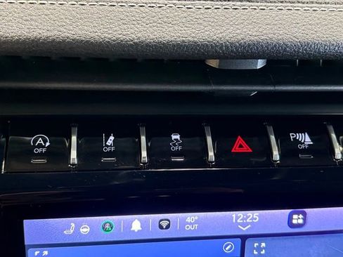 Used 2022 Jeep Grand Cherokee L Limited image 28