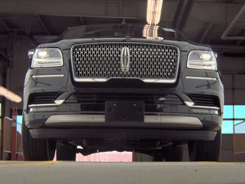 Used 2021 Lincoln Navigator L Reserve w/ Luxury Package image 3