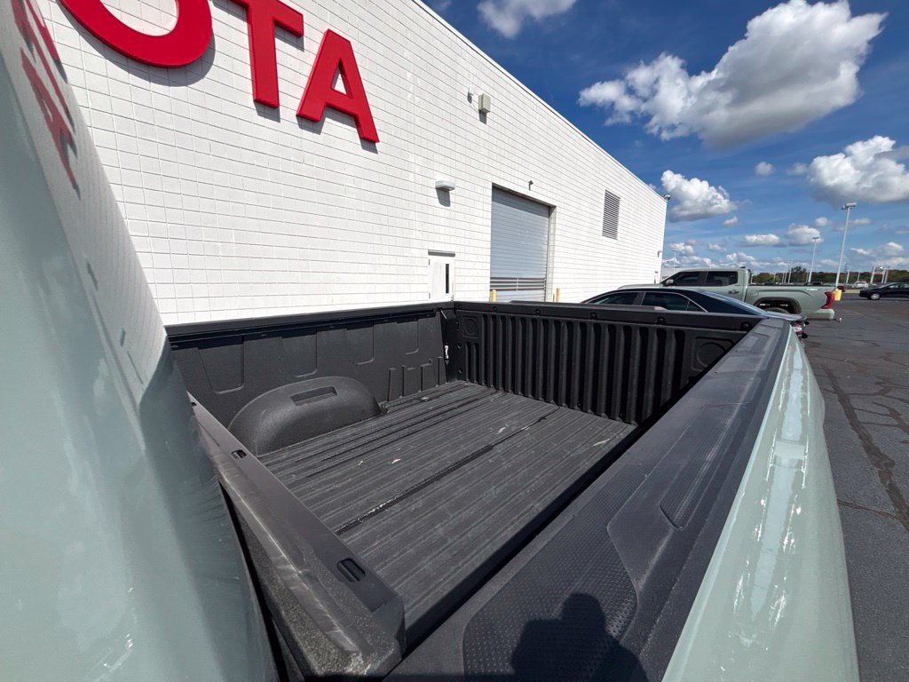 Used 2026 Toyota Tundra Limited AWD/4WD image 33