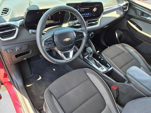 Used 2024 Chevrolet TrailBlazer LT w/ Convenience Package FWD image 10
