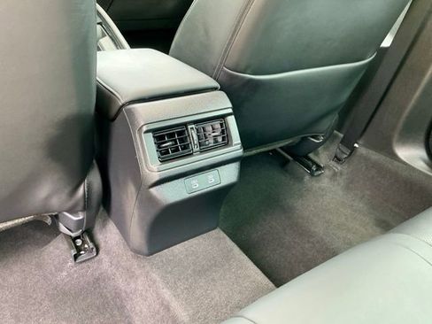 Used 2023 Honda Accord Touring image 11