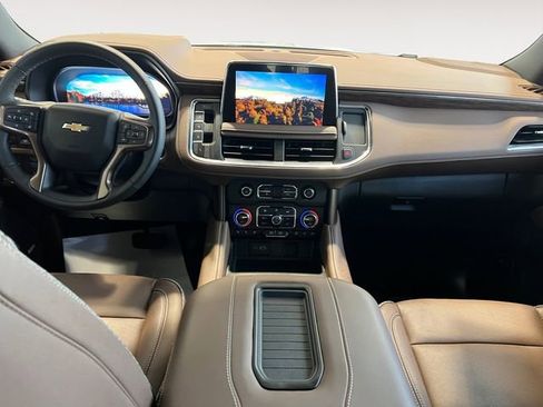 Used 2024 Chevrolet Suburban High Country w/ Premium Package image 8