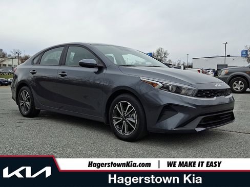 Used 2022 Kia Forte LXS image 1