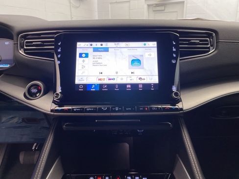 New 2025 Jeep Wagoneer Series II image 13