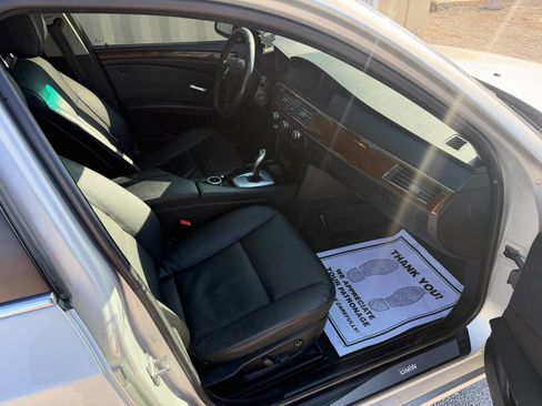Used 2010 BMW 528i Sedan image 15