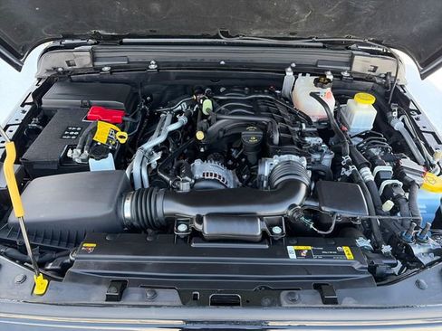 Used 2022 Jeep Gladiator Sport image 45