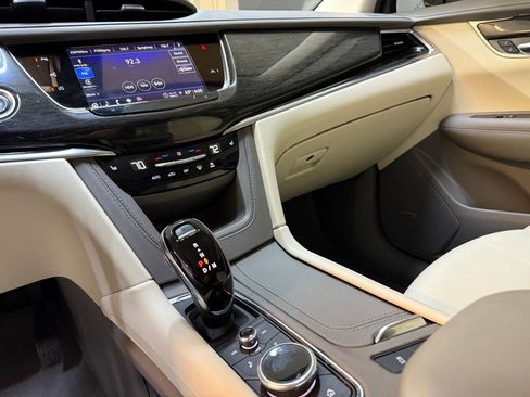 Used 2022 Cadillac XT6 Premium Luxury w/ Technology Package image 29