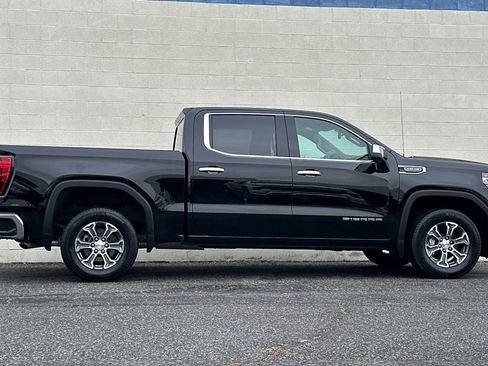 Certified 2025 GMC Sierra 1500 SLT image 3