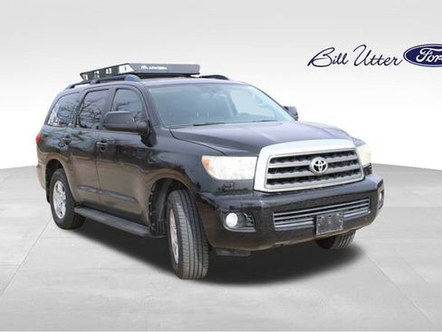 Used 2015 Toyota Sequoia SR5 image 3