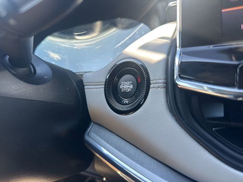 Used 2022 Jeep Compass Limited image 20