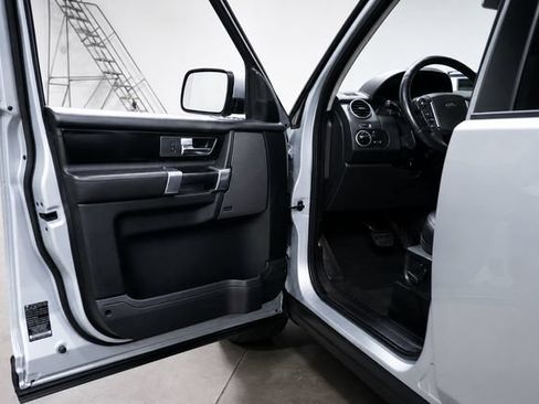 Used 2011 Land Rover LR4 HSE LUX AWD/4WD image 13
