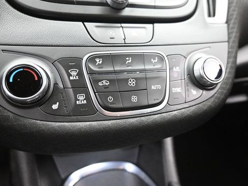 Used 2024 Chevrolet Malibu LT image 16