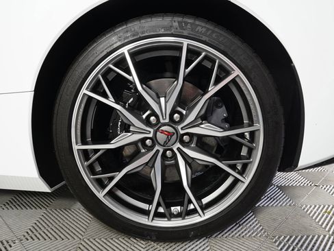 Used 2024 Chevrolet Corvette Stingray Premium Conv w/ 3LT image 34