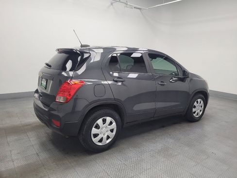 Used 2019 Chevrolet Trax LS w/ LPO, Cargo Package FWD image 10