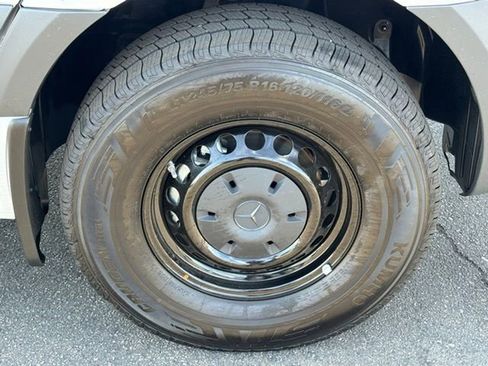 Used 2025 Mercedes-Benz Sprinter 2500 image 18