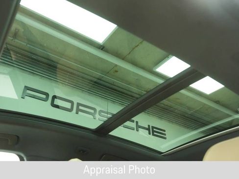 Certified 2019 Porsche Macan AWD/4WD image 38