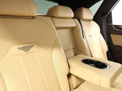 Used 2021 Bentley Bentayga AWD/4WD image 84