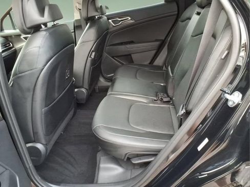 Used 2025 Kia Sportage EX AWD/4WD image 12