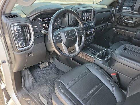 Used 2021 GMC Sierra 2500 Denali w/ Denali Ultimate Package AWD/4WD image 9