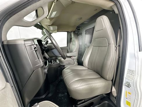 Used 2022 Chevrolet Express 2500 w/ Driver Convenience Package RWD image 11