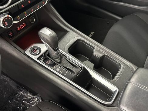 Used 2025 Nissan Sentra SV FWD image 38