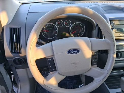 Used 2010 Ford Edge SE image 15