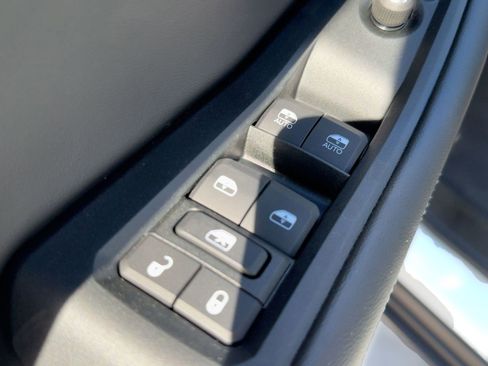 New 2025 Jeep Grand Cherokee L Laredo image 28