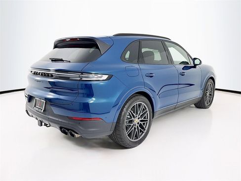 New 2025 Porsche Cayenne S image 9
