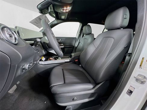 Used 2026 Mercedes-Benz GLB 250 4MATIC image 18
